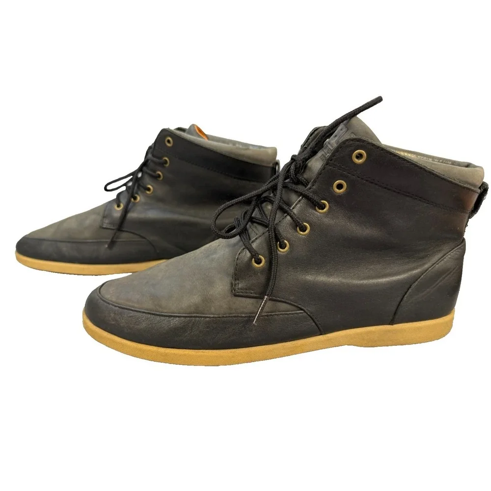 Clae Hamilton Leather Chukka Boots Black Leather, Low-Profile Gum Sole‎ Size 9